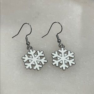 Chic Snowflake Earrings in Silver and White